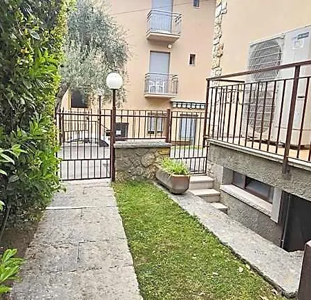 Garden מלון 2*